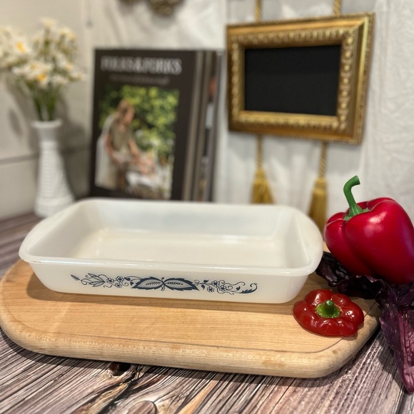 VINTAGE GLASSBAKE Blue Floral Rectangular Baking Dish - Picture 2 of 6